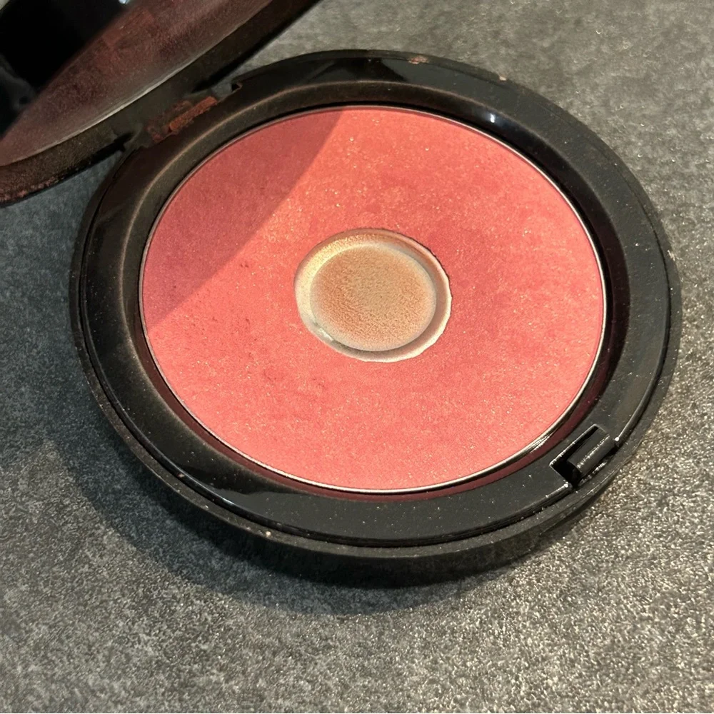 Bobbi Brown Illuminating Bronzing Powder